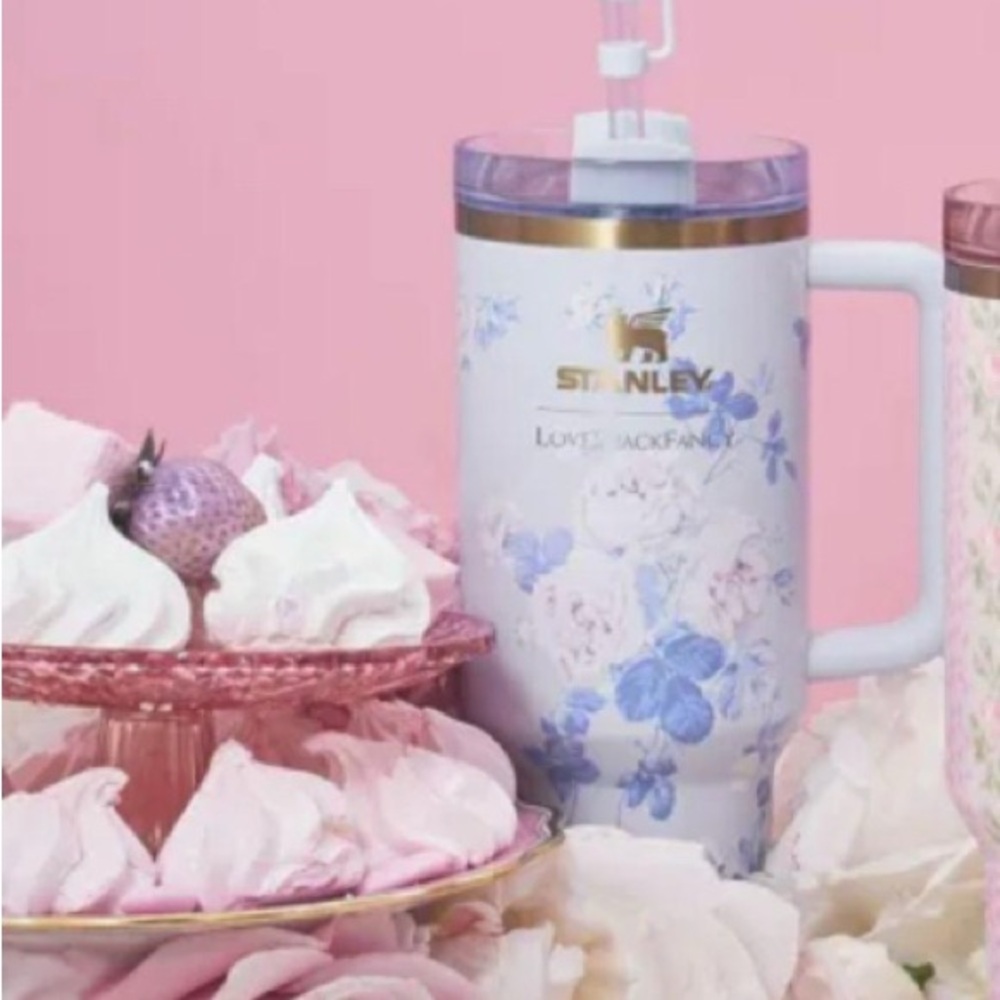 NIB LOVESHACK FANCY Stanley Everblooming Rosettes Floral Tumbler with Straw